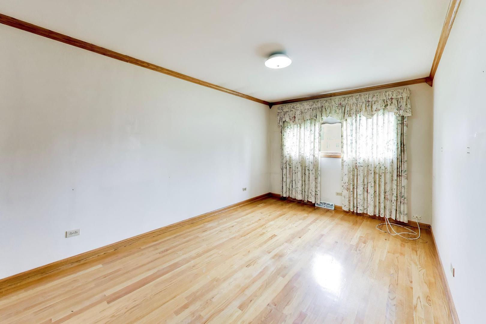 4332 W 118th Place
