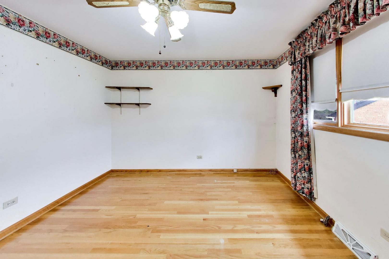 4332 W 118th Place