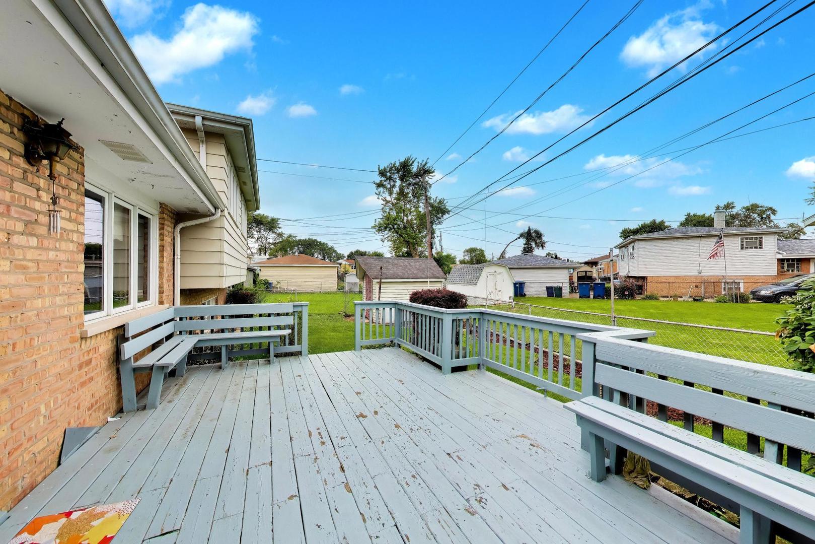 4332 W 118th Place