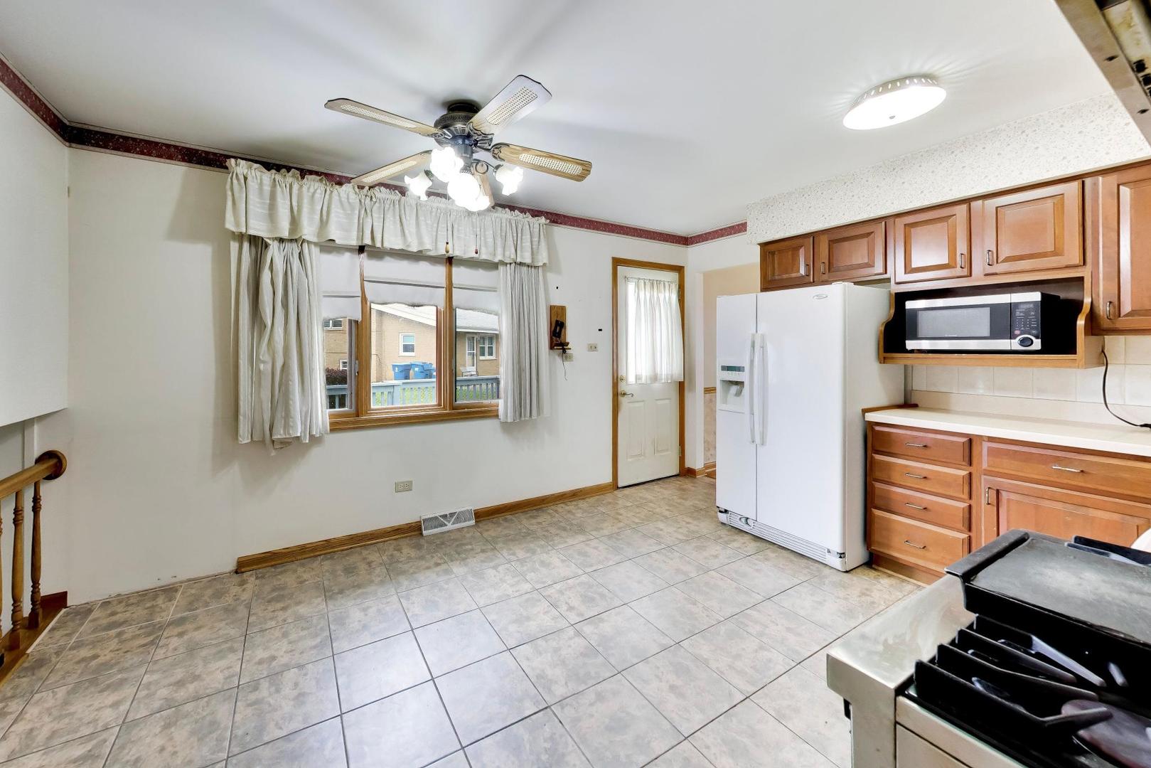 4332 W 118th Place