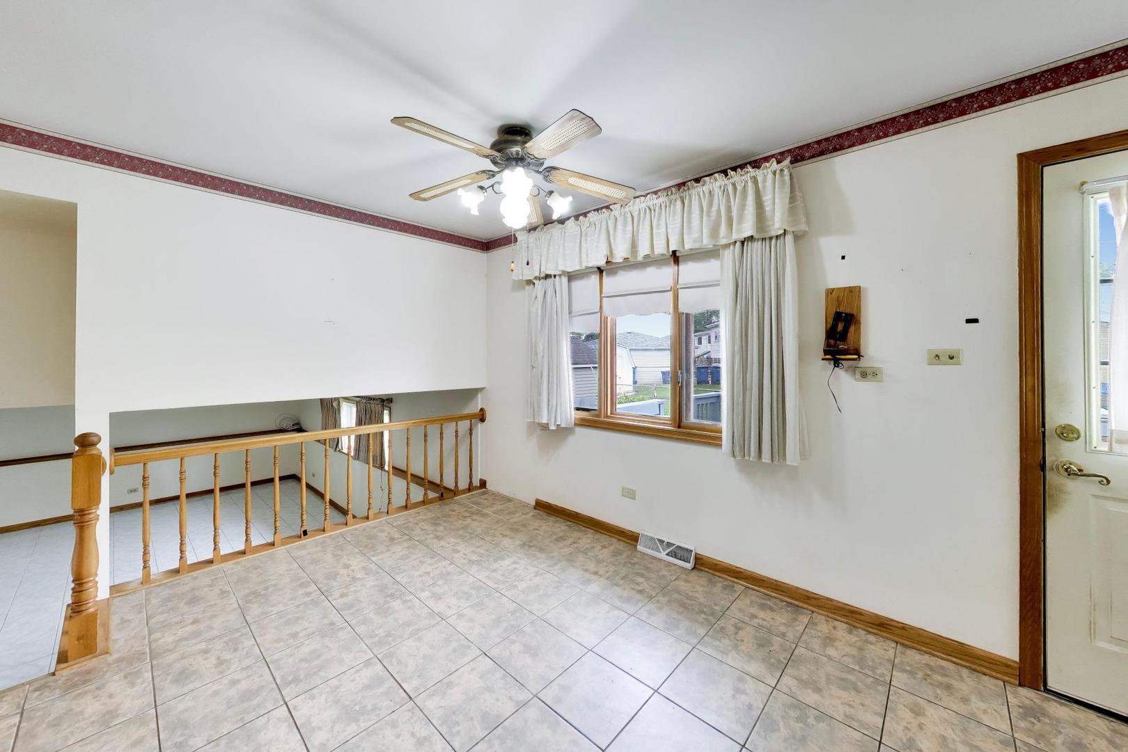 4332 W 118th Place