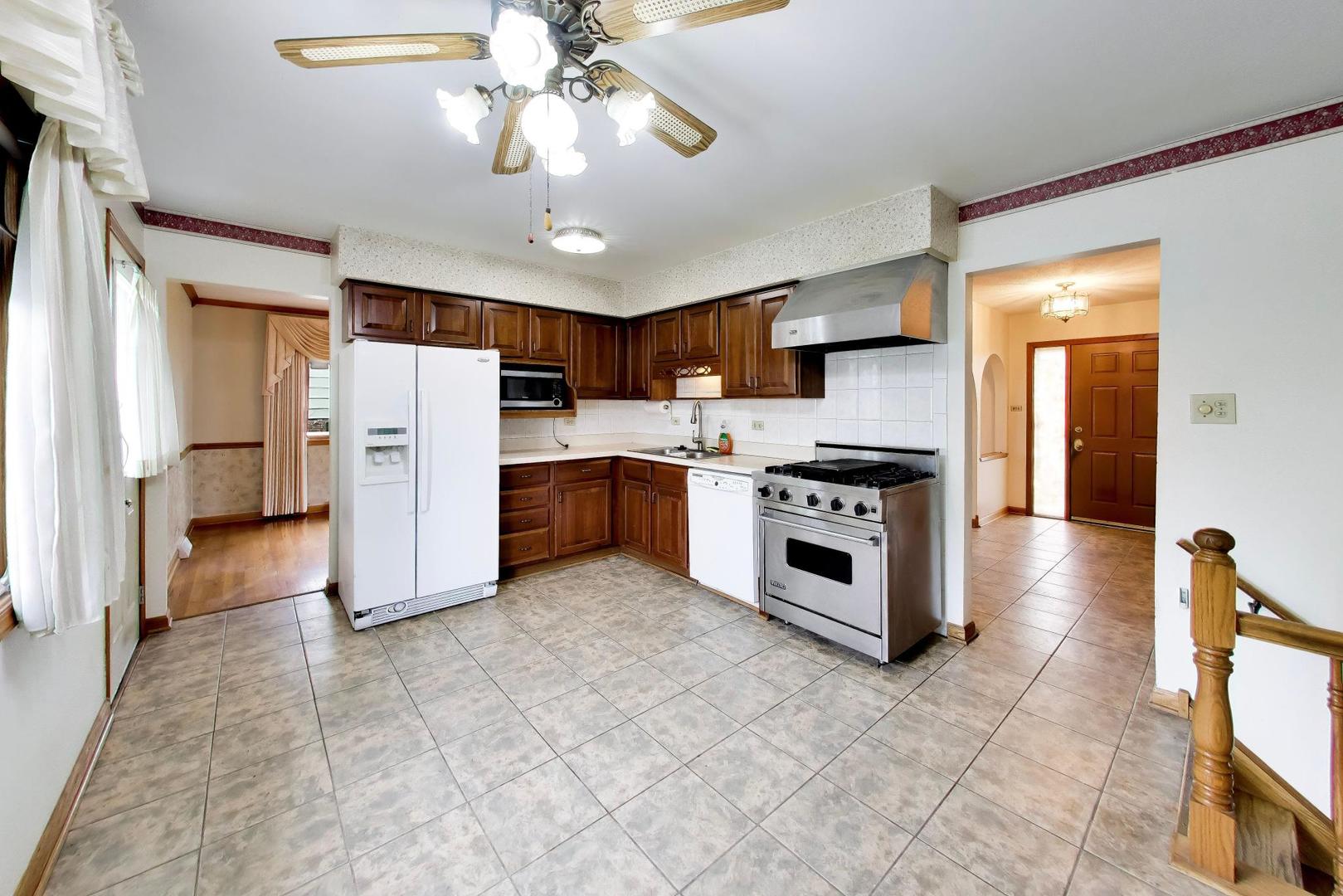 4332 W 118th Place