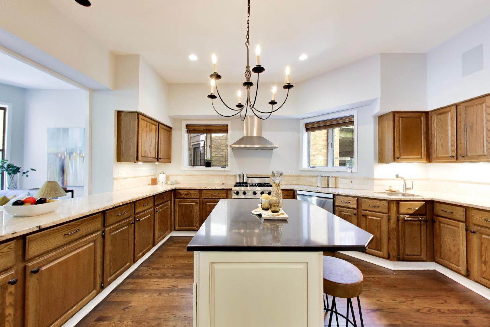 3810 N Fremont Street Unit: 2B