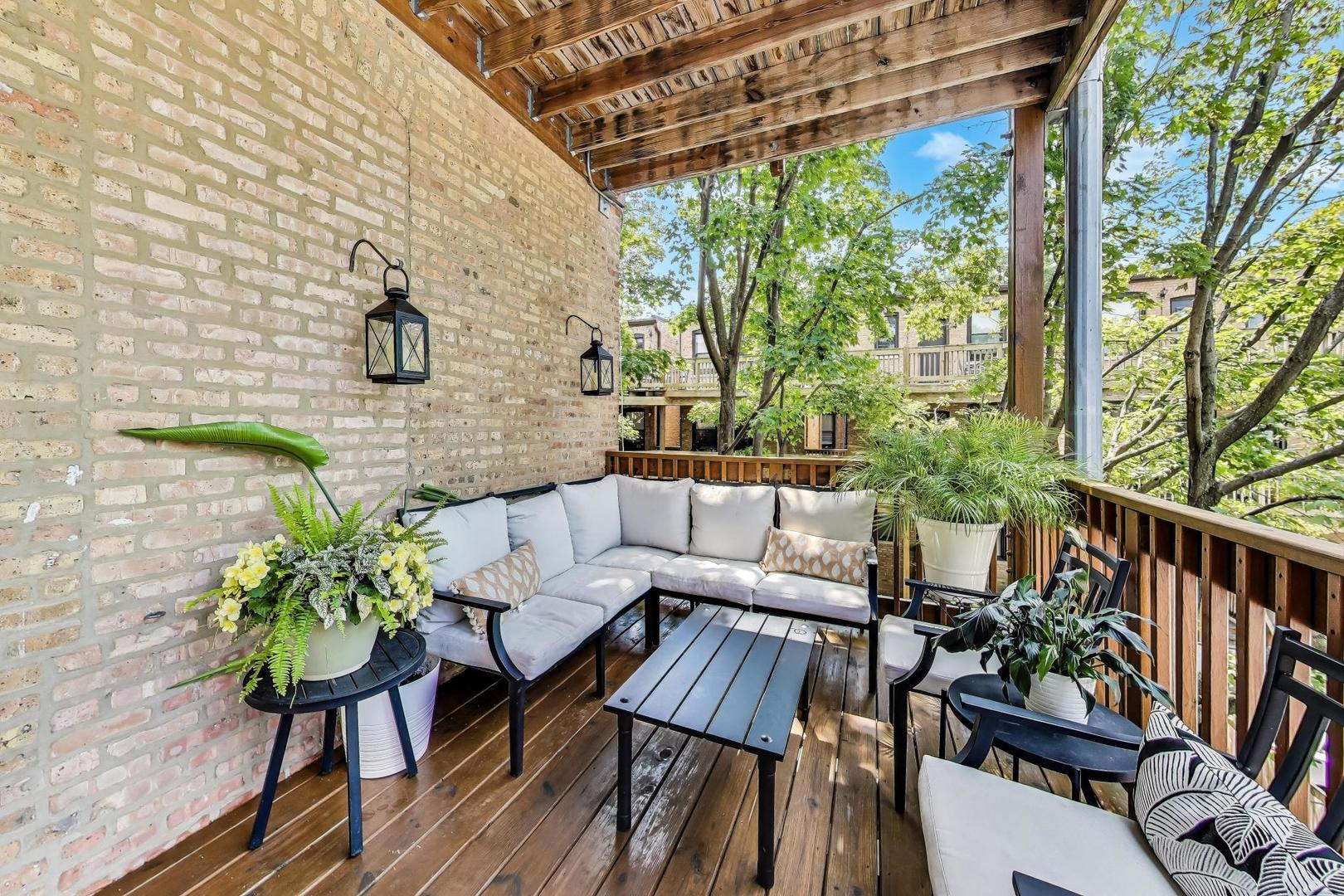3810 N Fremont Street Unit: 2B