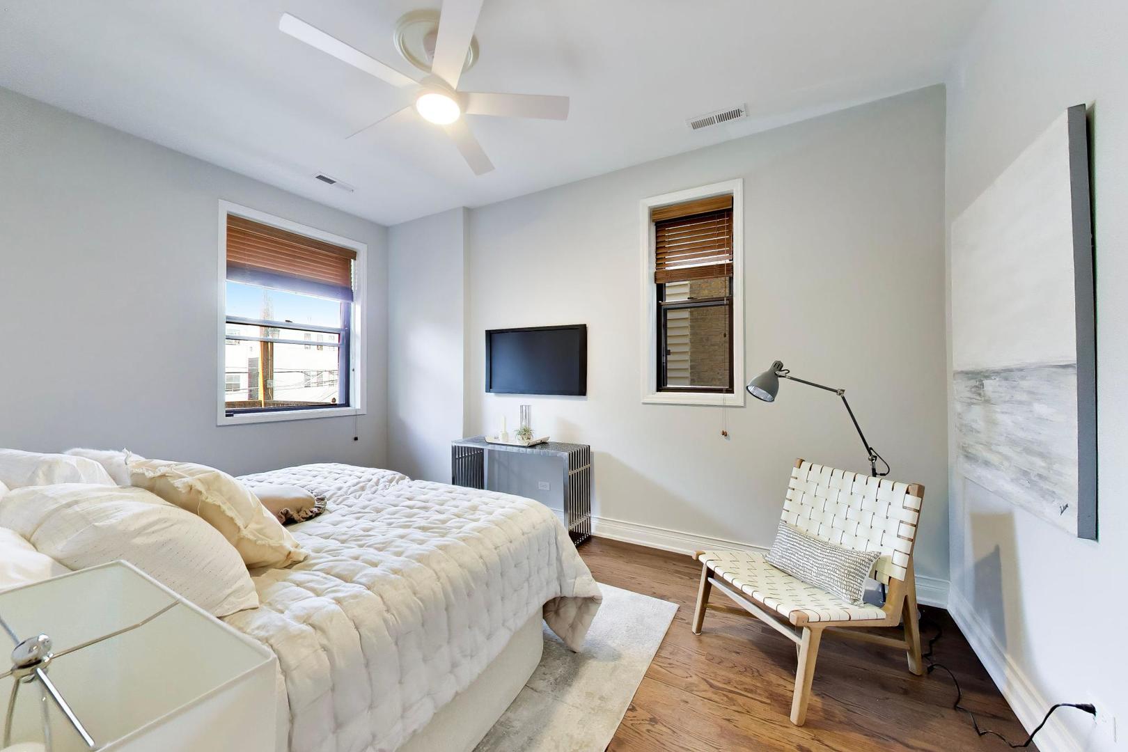 3810 N Fremont Street Unit: 2B