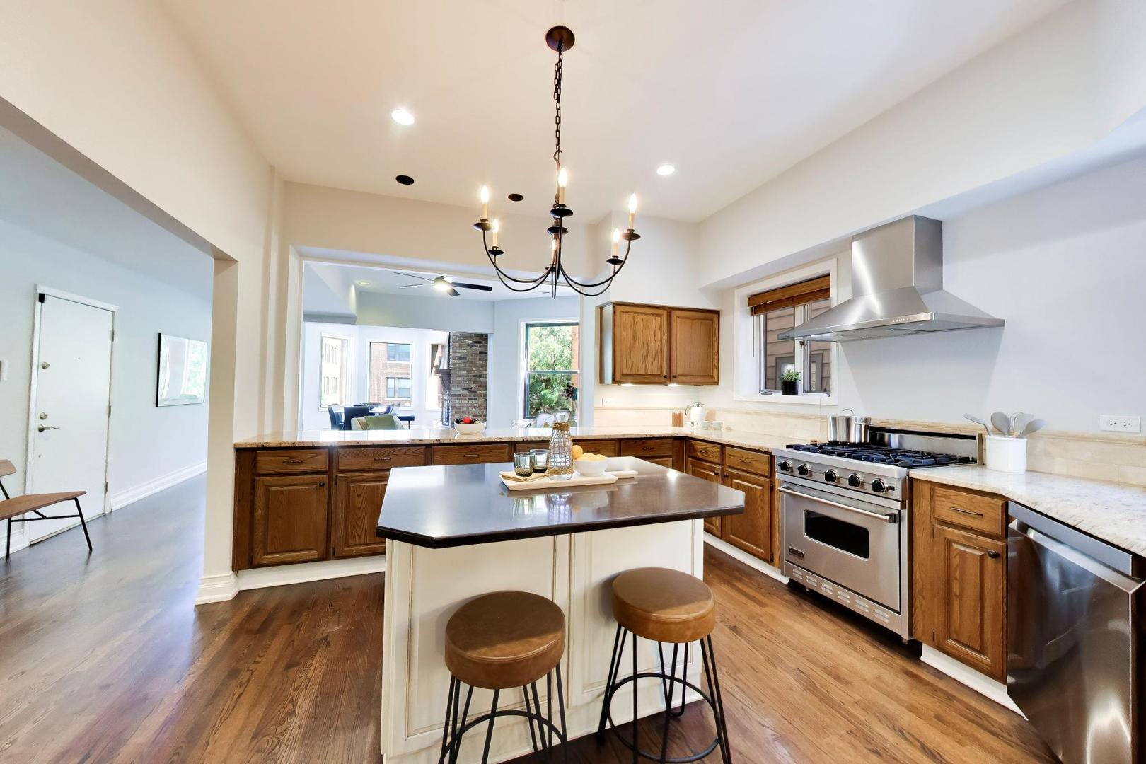 3810 N Fremont Street Unit: 2B