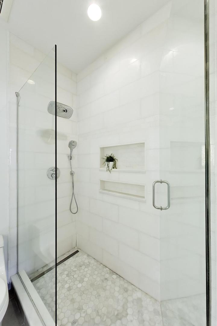 3810 N Fremont Street Unit: 2B