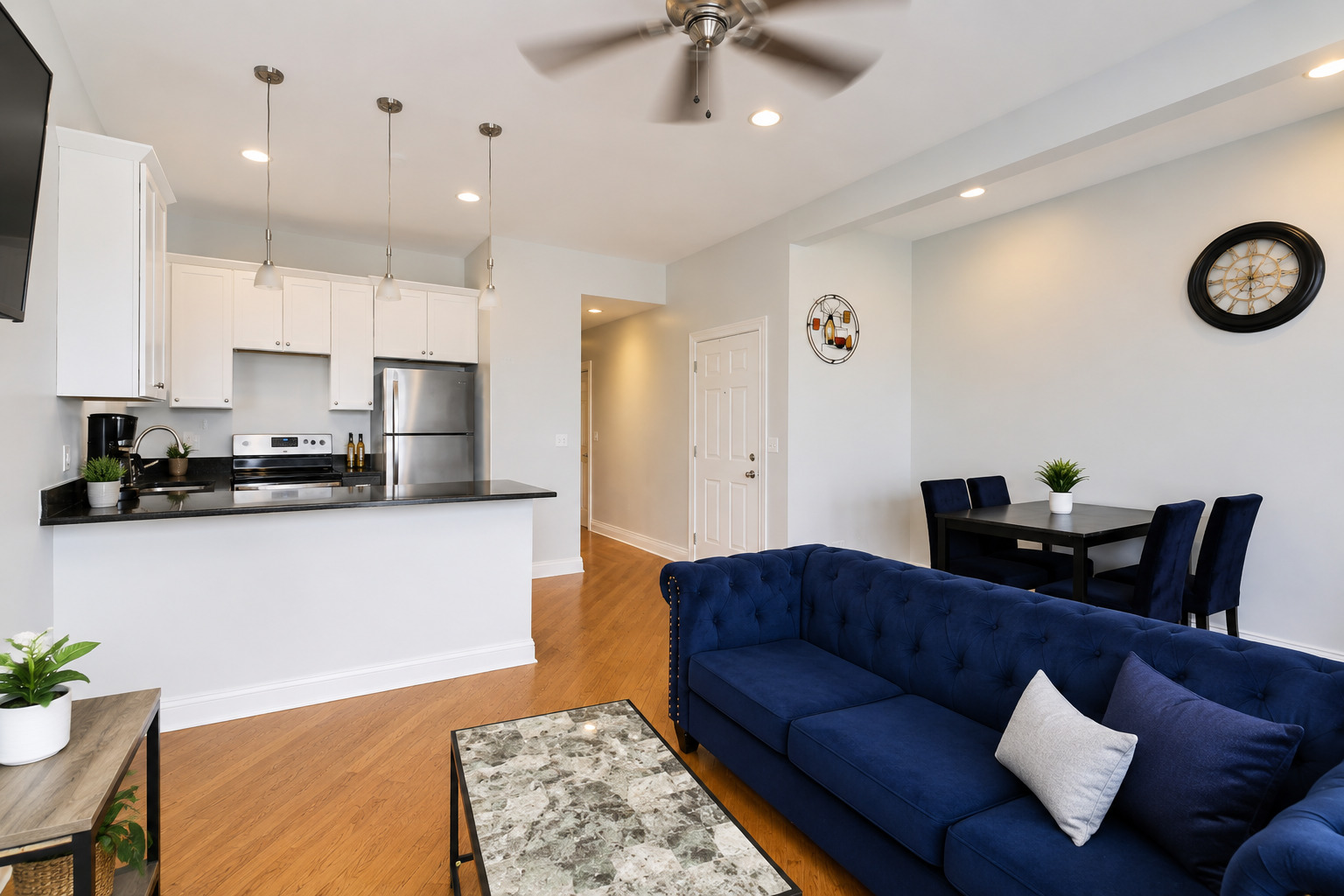 724 E 50th Place