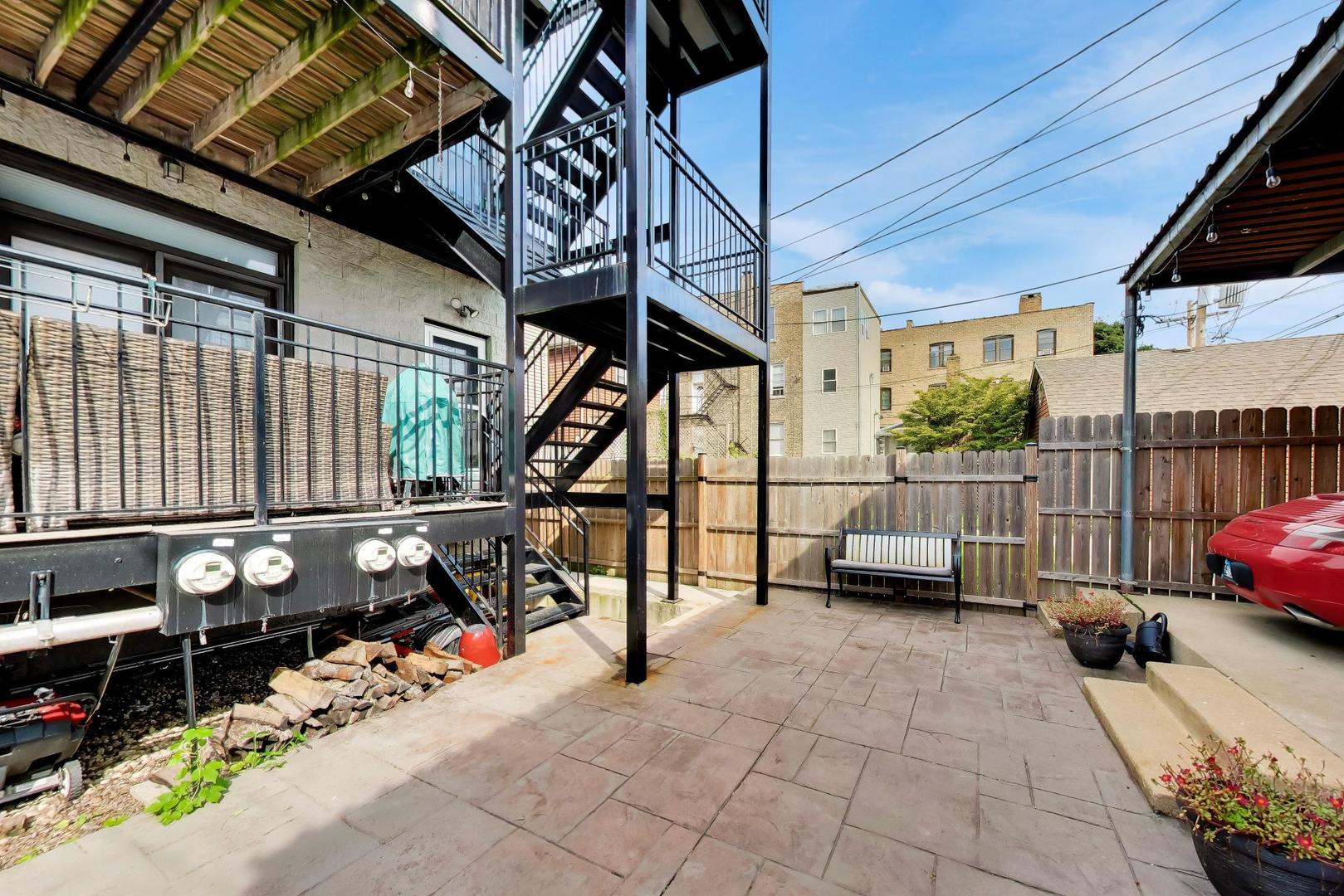 1133 N MOZART Street Unit: 2