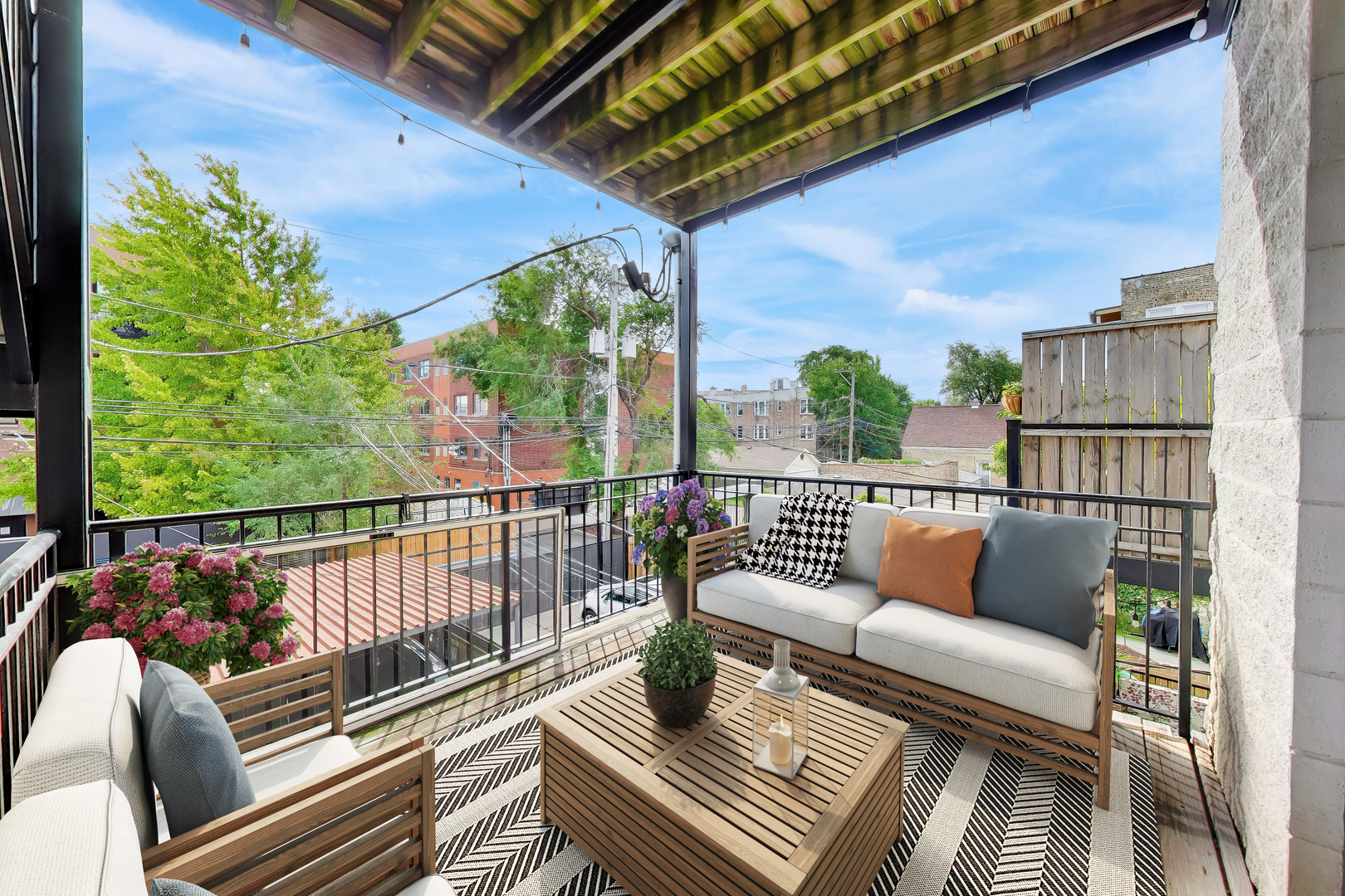 1133 N MOZART Street Unit: 2