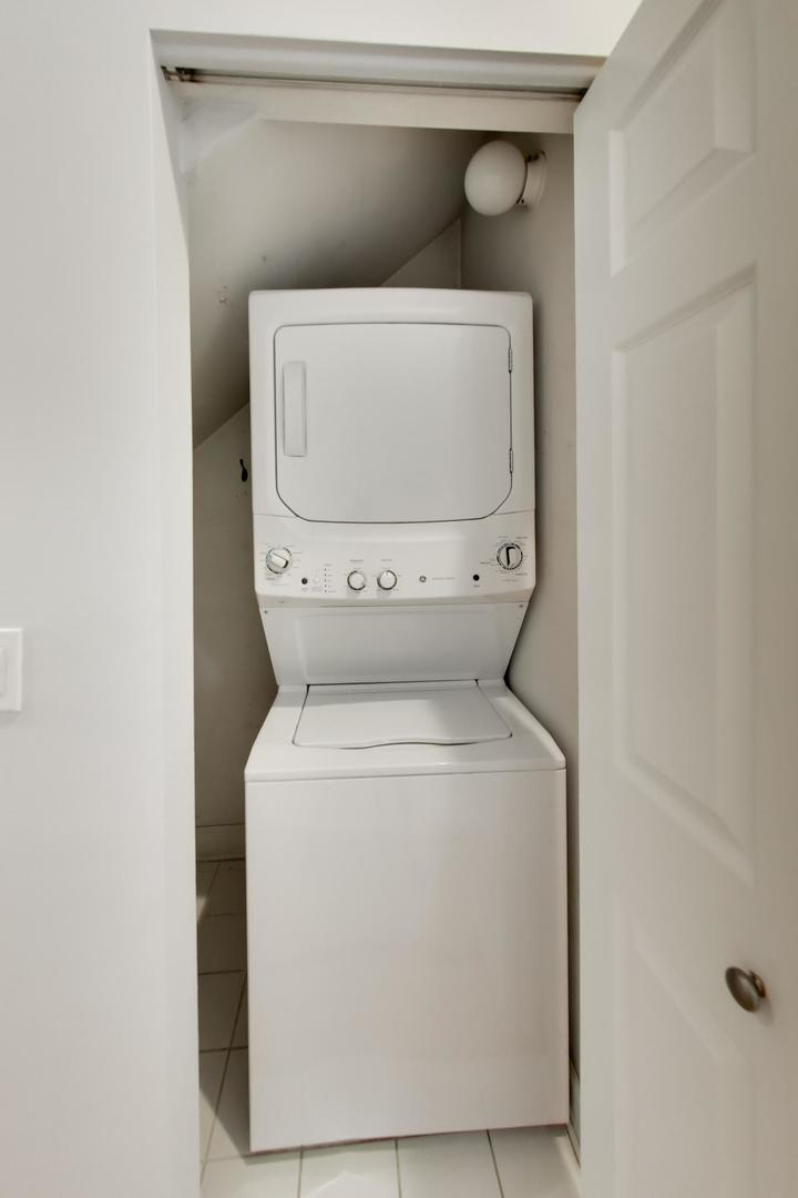 1133 N MOZART Street Unit: 2