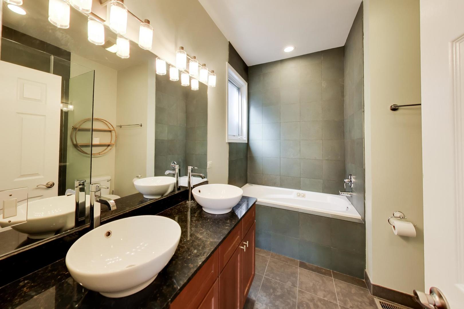 1133 N MOZART Street Unit: 2