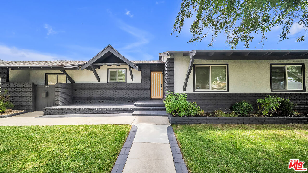10326 Gothic Ave