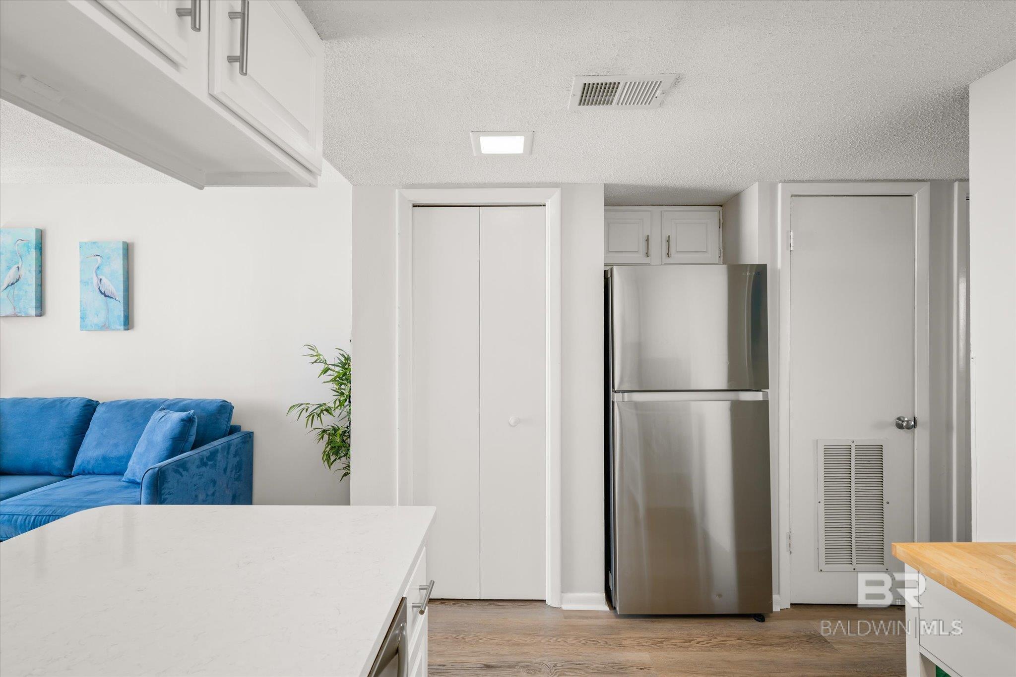 1832 W Beach Boulevard A414