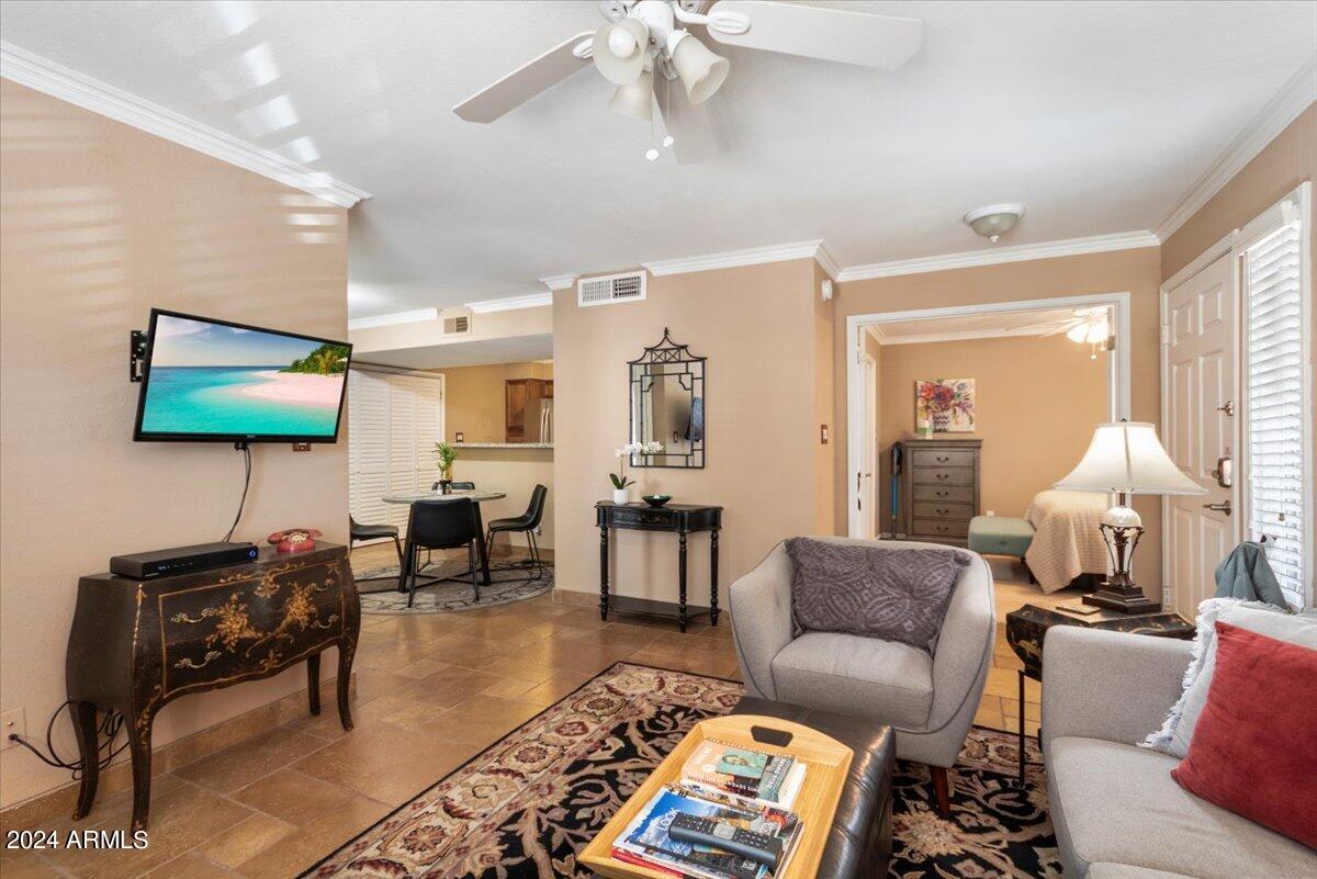 8787 E MOUNTAIN VIEW Road, 1093