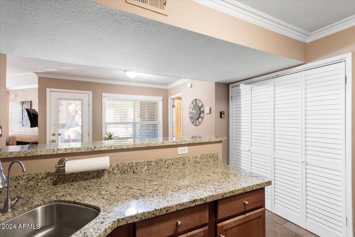 8787 E MOUNTAIN VIEW Road, 1093