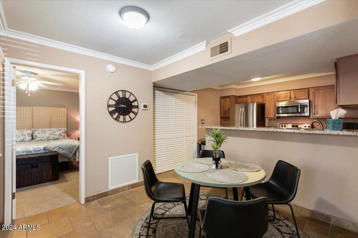 8787 E MOUNTAIN VIEW Road, 1093