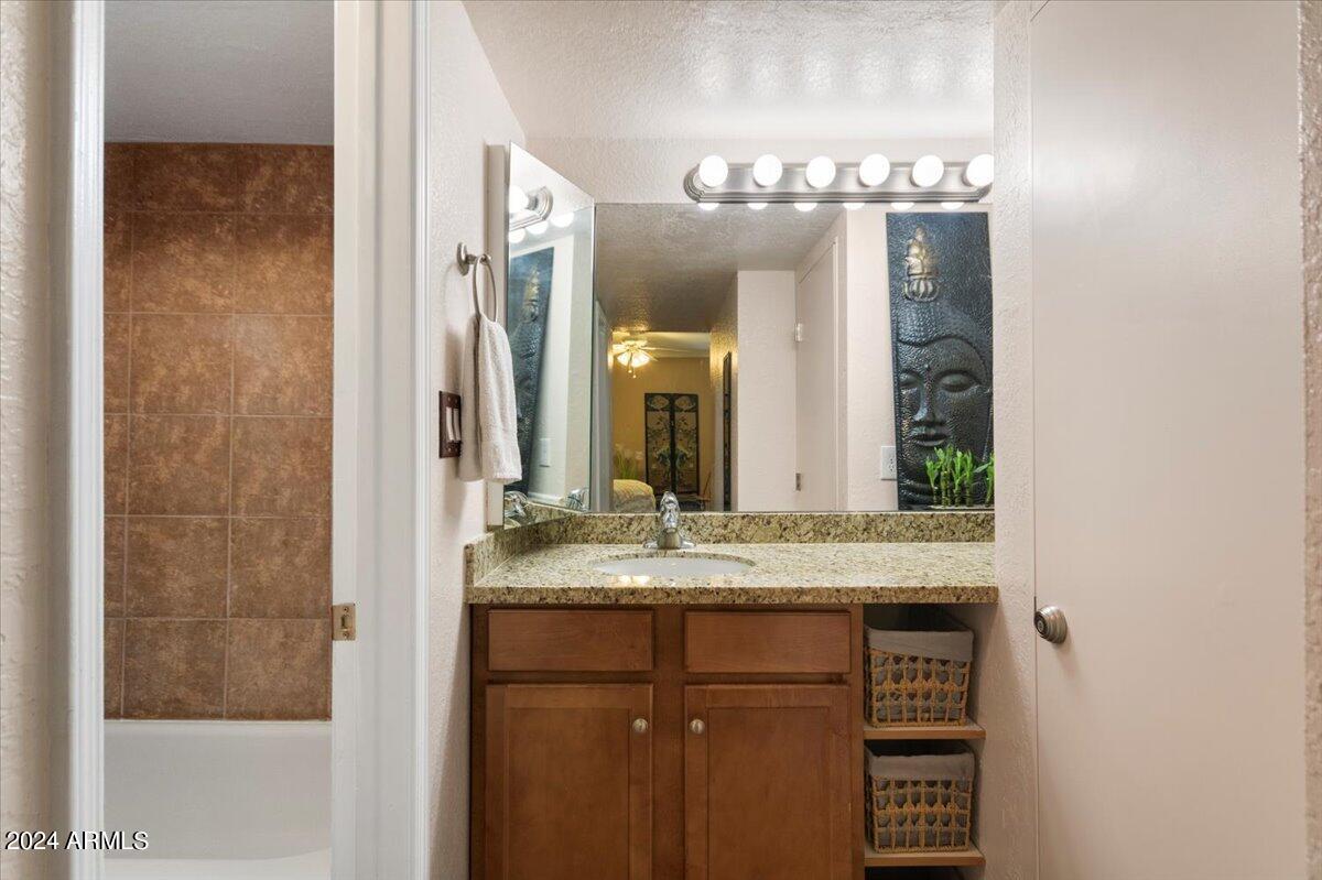 8787 E MOUNTAIN VIEW Road, 1093