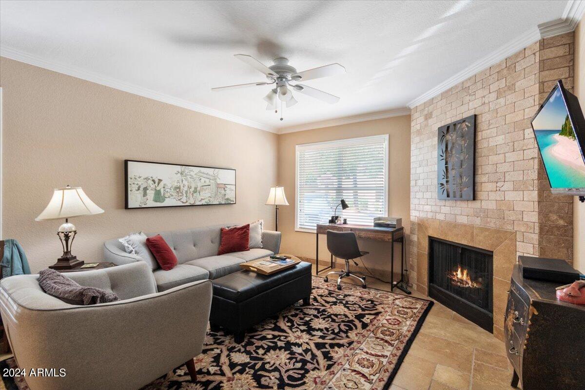 8787 E MOUNTAIN VIEW Road, 1093