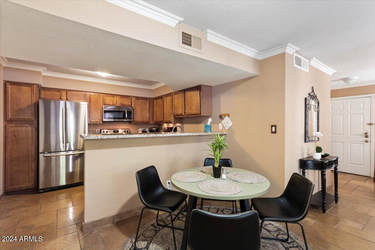 8787 E MOUNTAIN VIEW Road, 1093