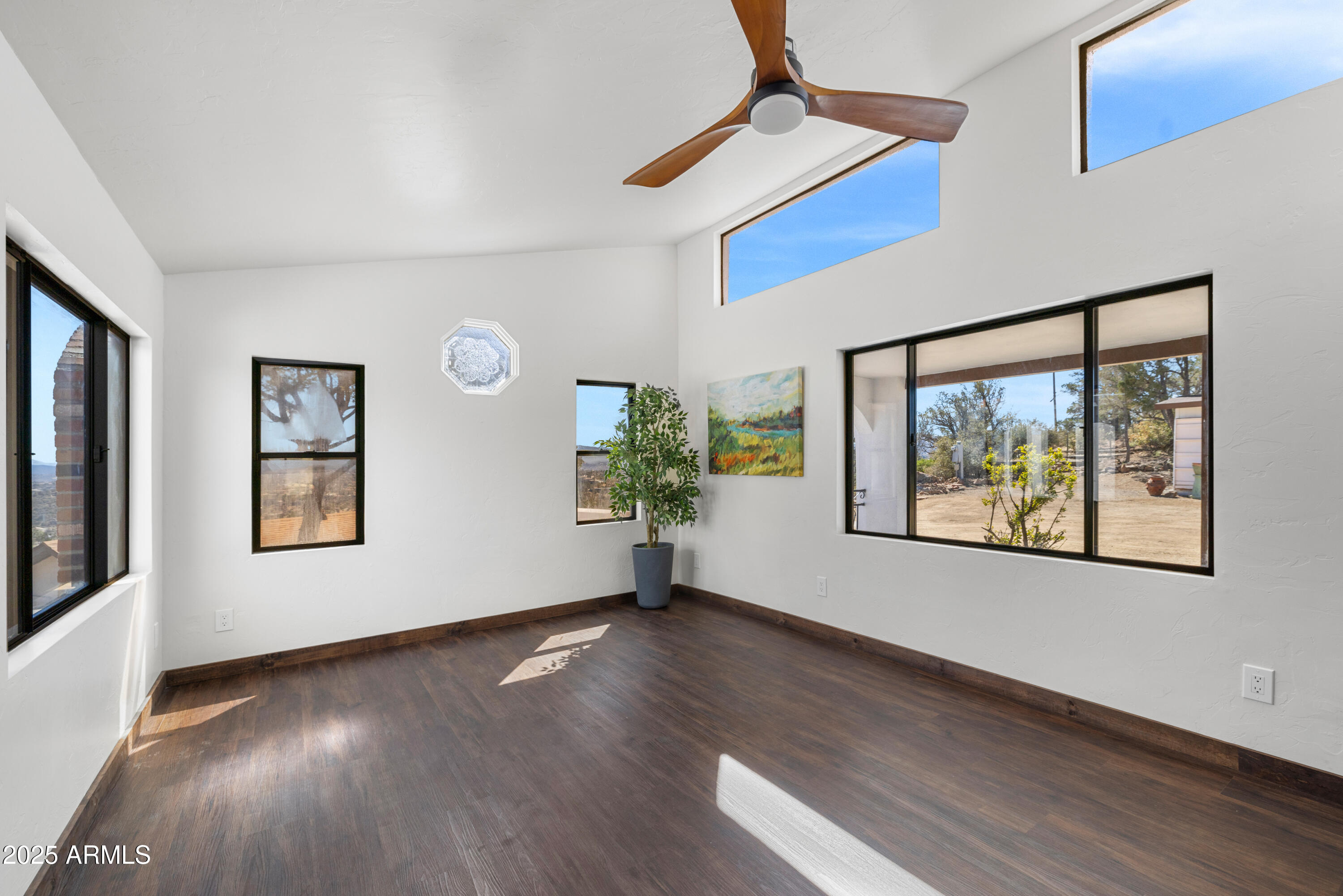 1204 W CARLOCK Drive