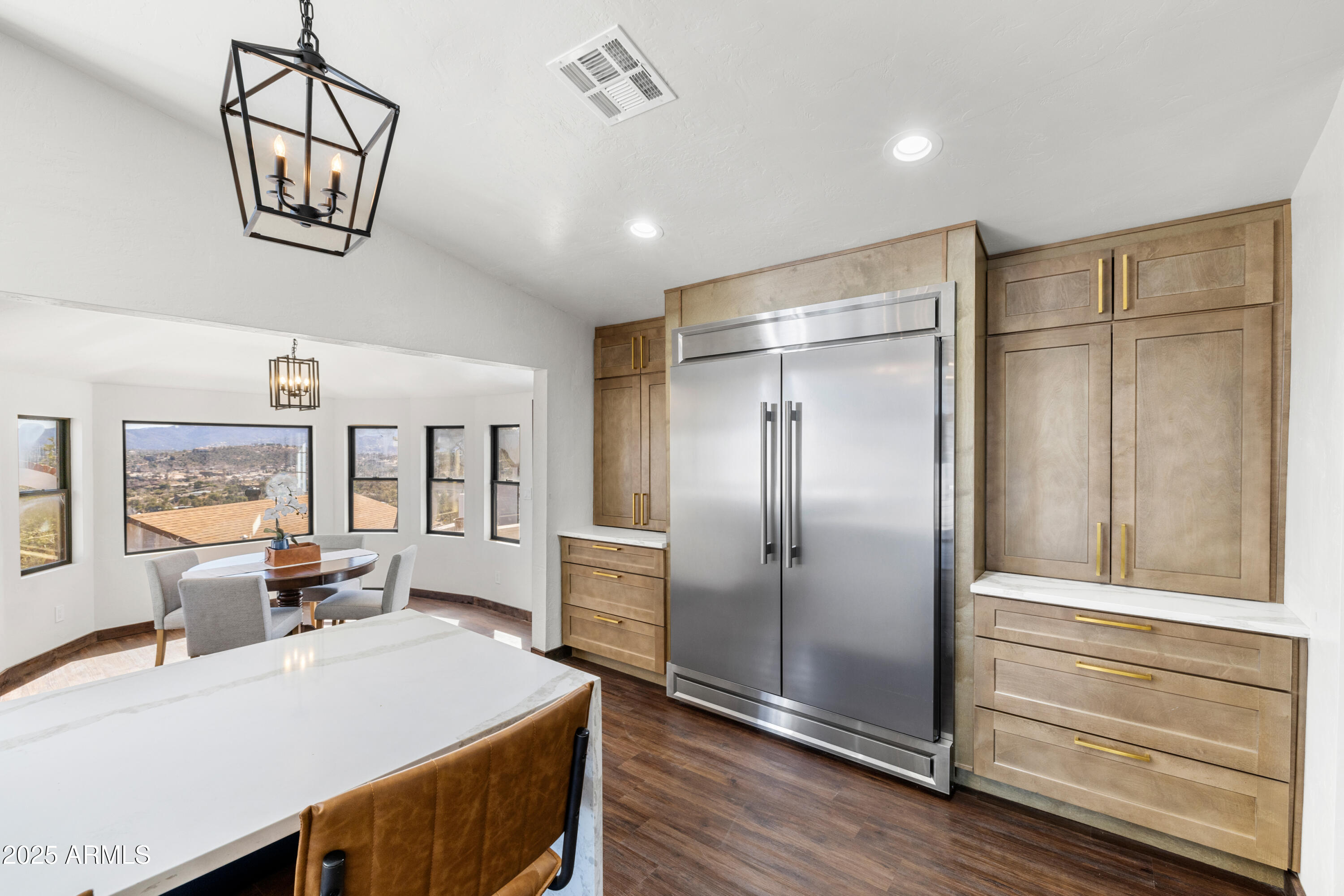 1204 W CARLOCK Drive