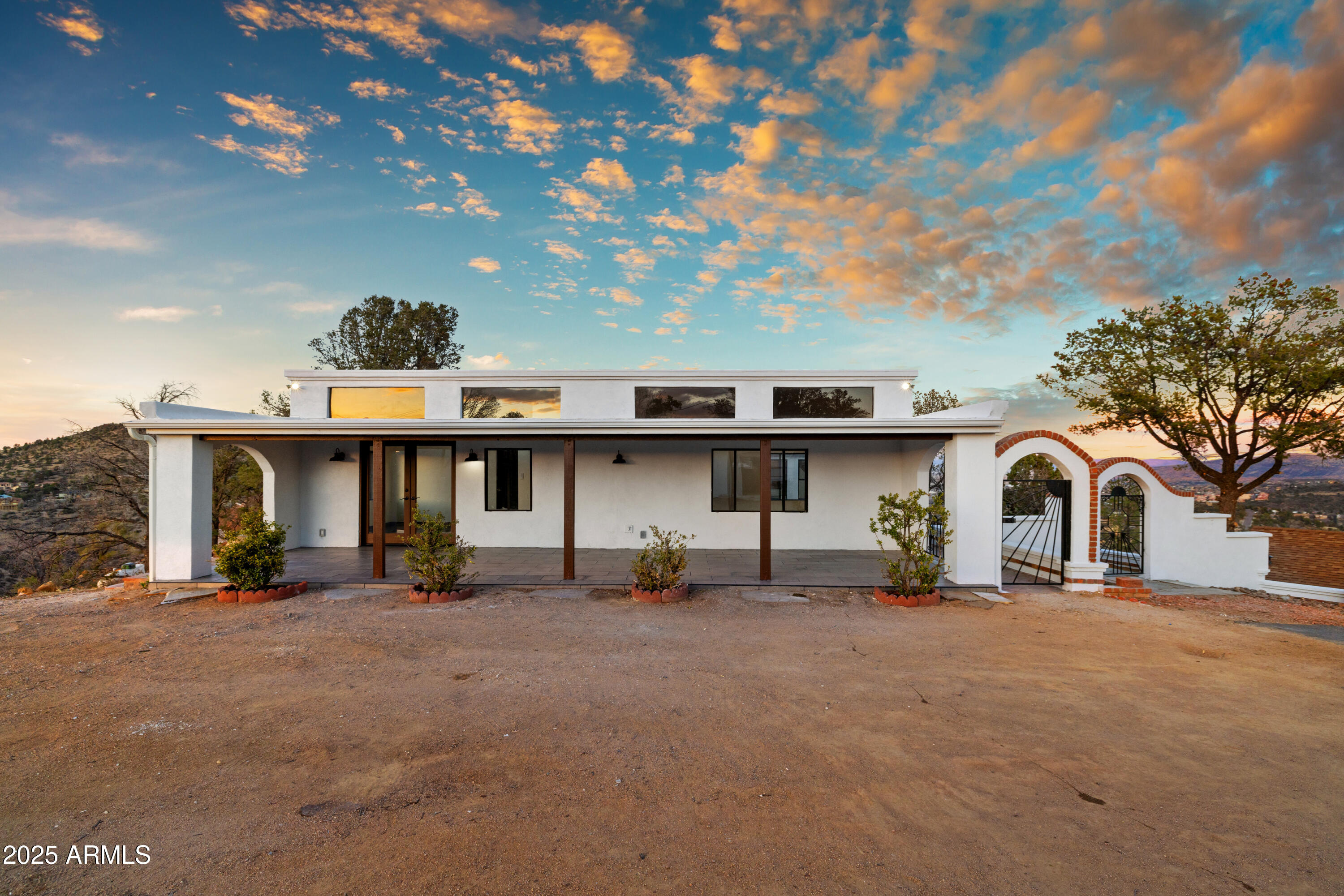 1204 W CARLOCK Drive