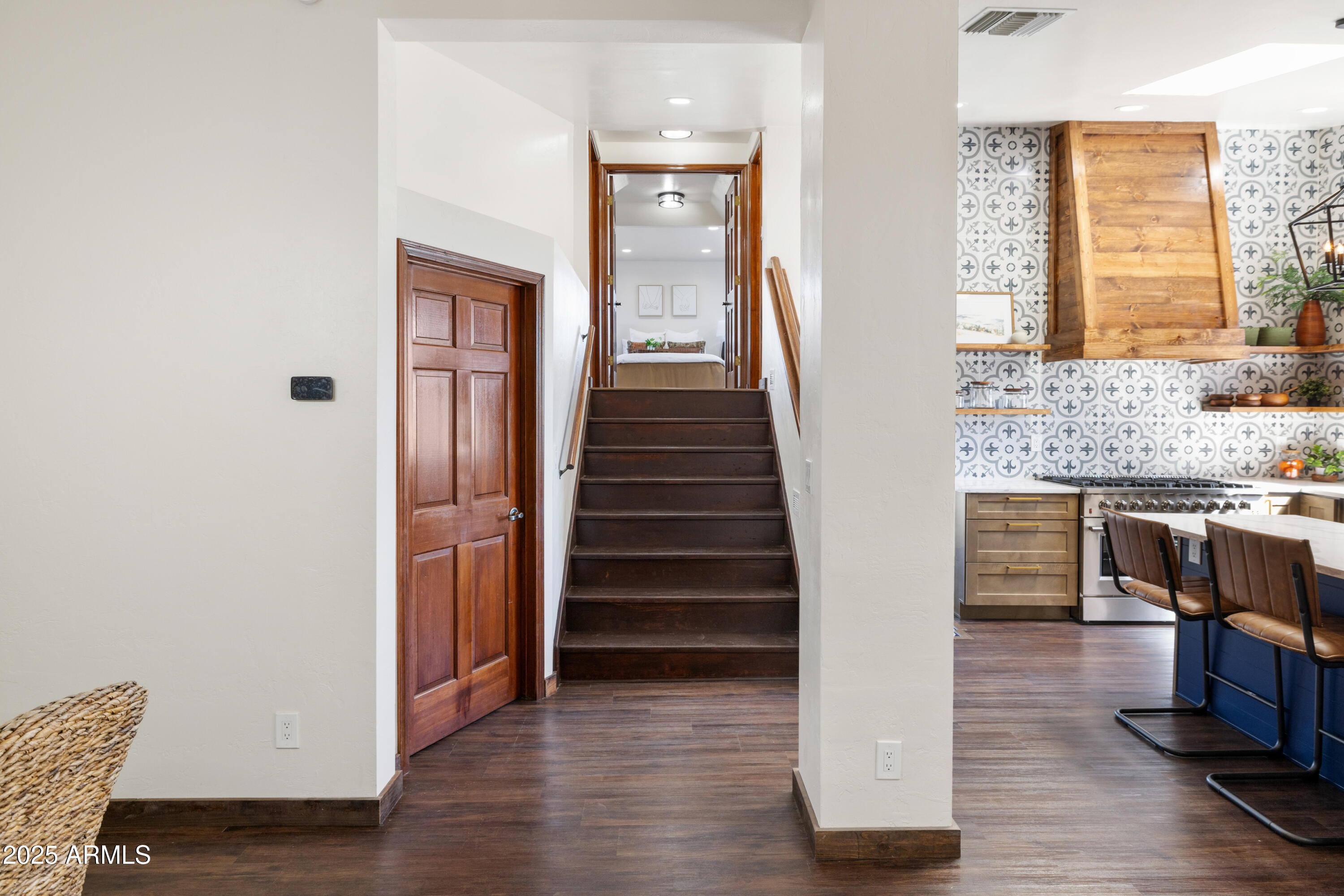 1204 W CARLOCK Drive