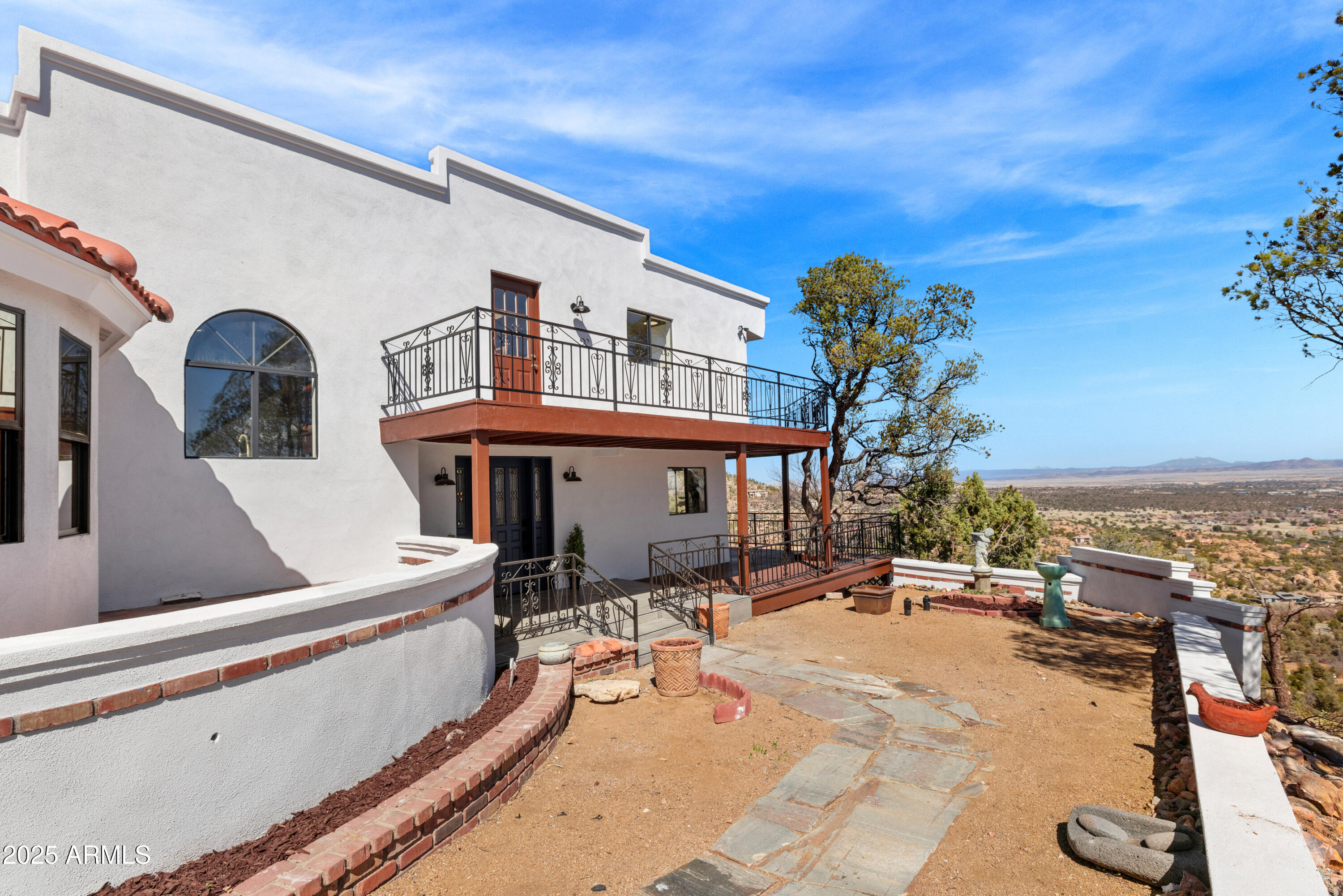 1204 W CARLOCK Drive