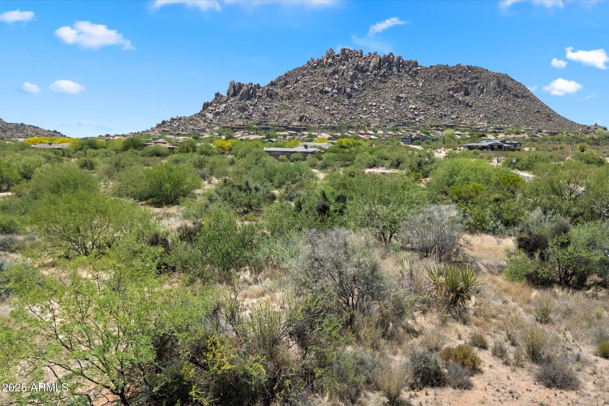 11904 E HACKAMORE Drive