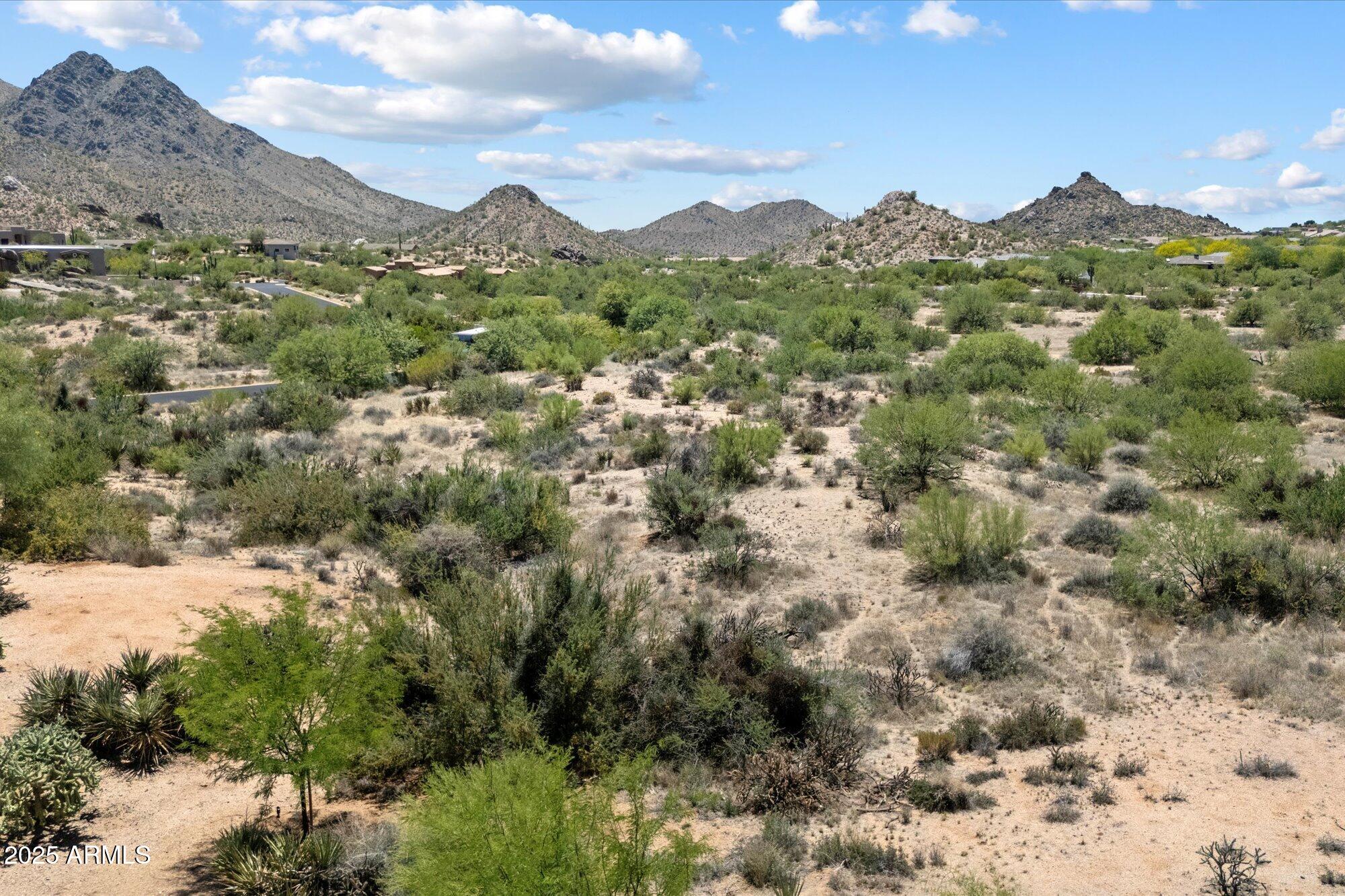 11904 E HACKAMORE Drive