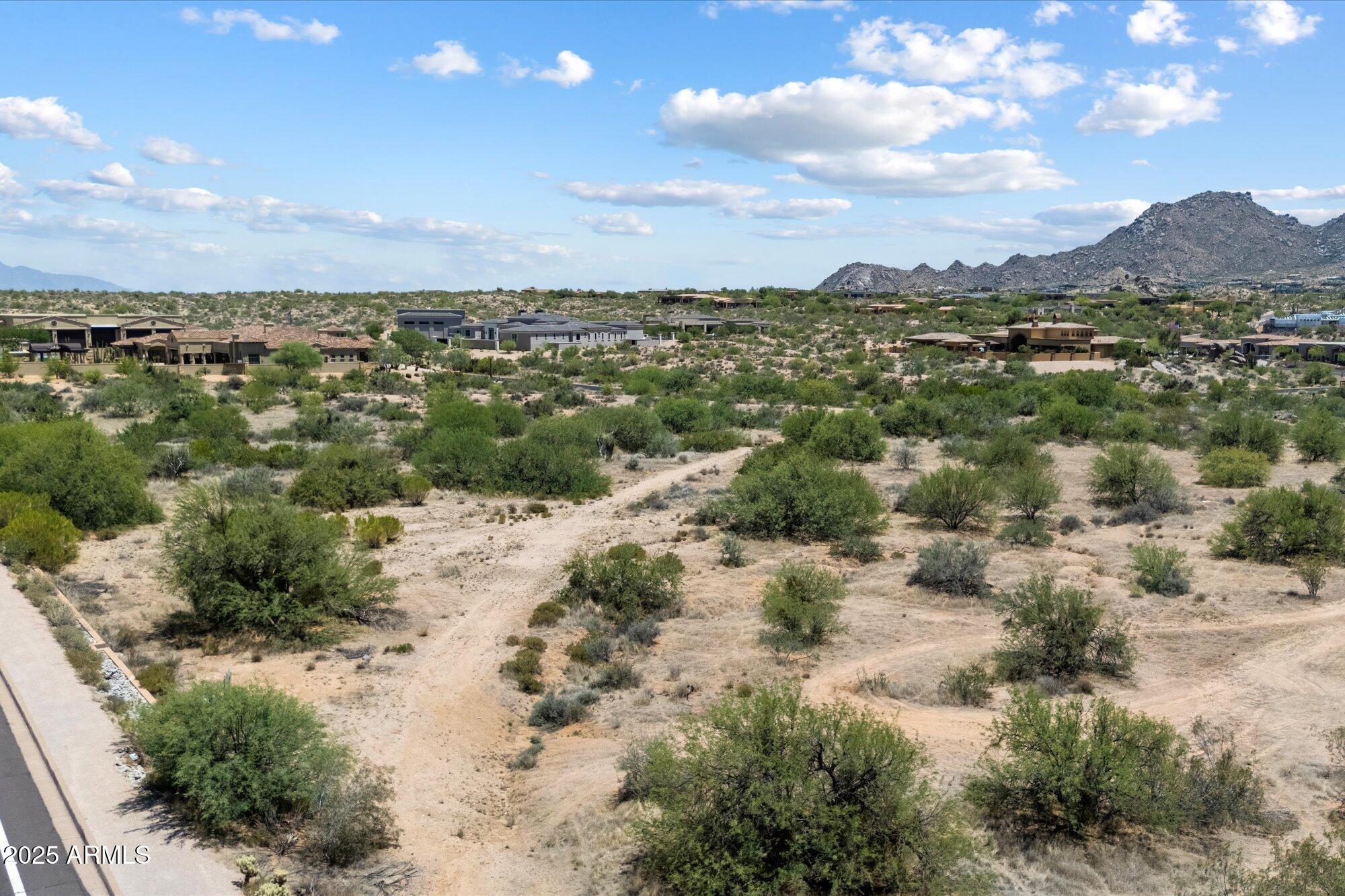 11904 E HACKAMORE Drive