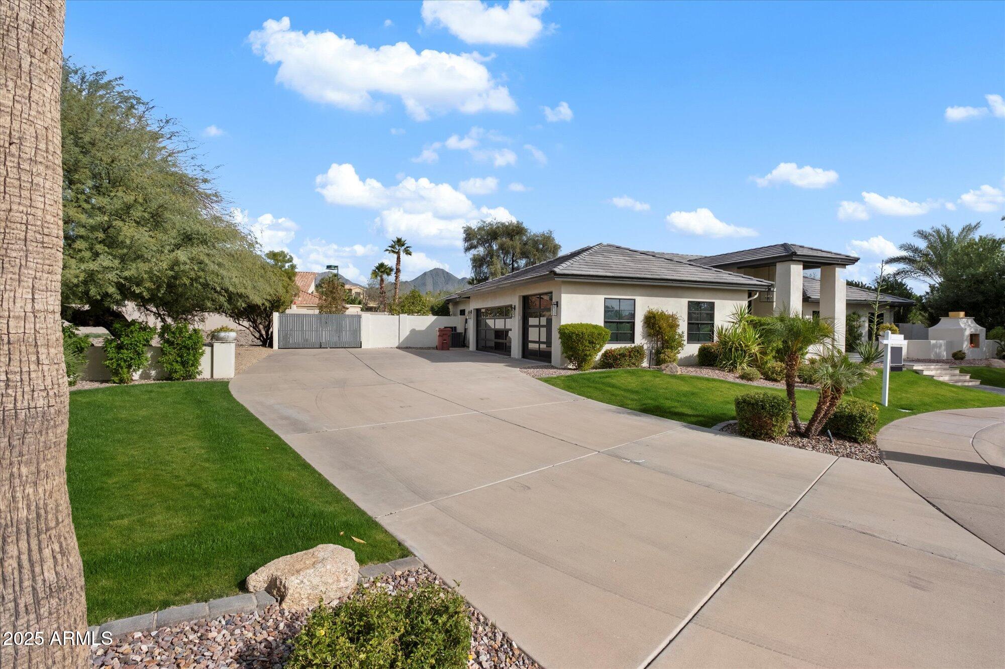 10180 E LARKSPUR Drive