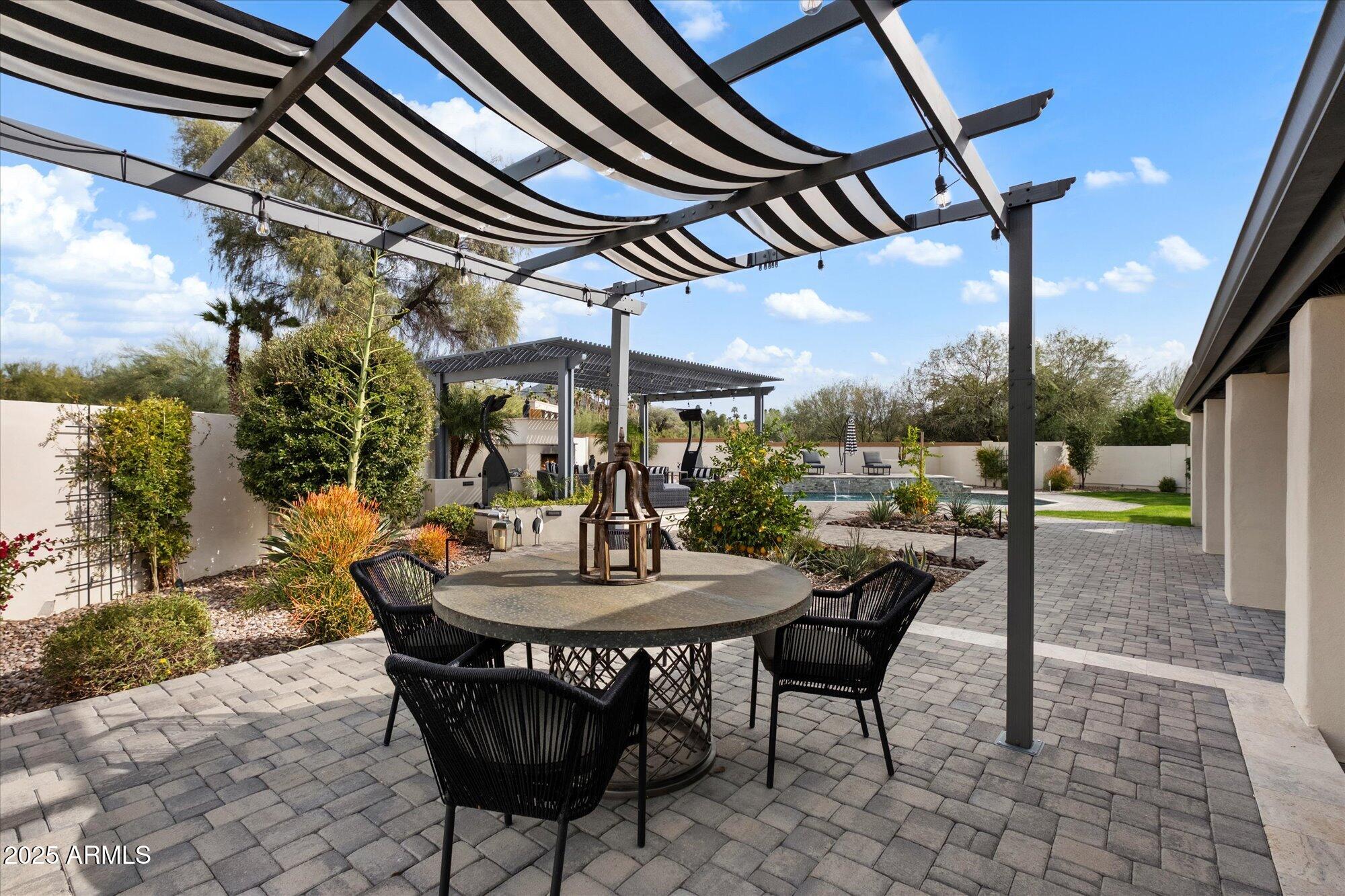 10180 E LARKSPUR Drive