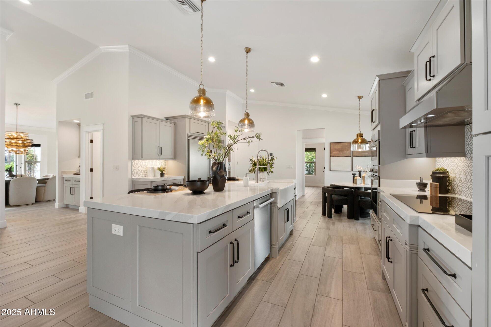 10180 E LARKSPUR Drive