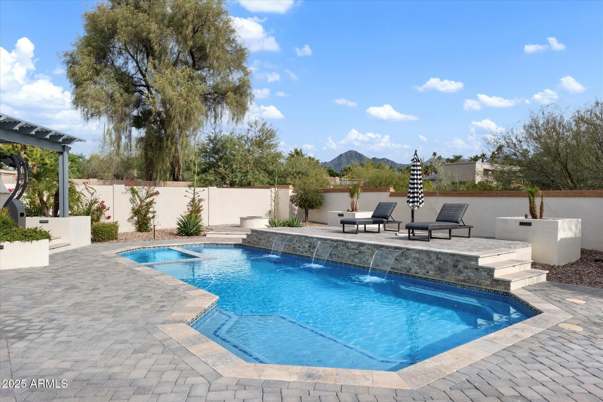 10180 E LARKSPUR Drive
