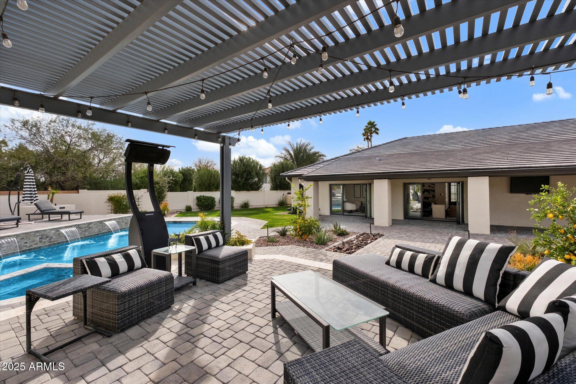 10180 E LARKSPUR Drive