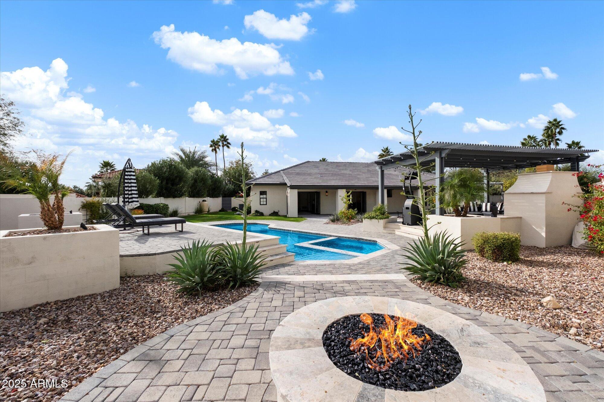10180 E LARKSPUR Drive