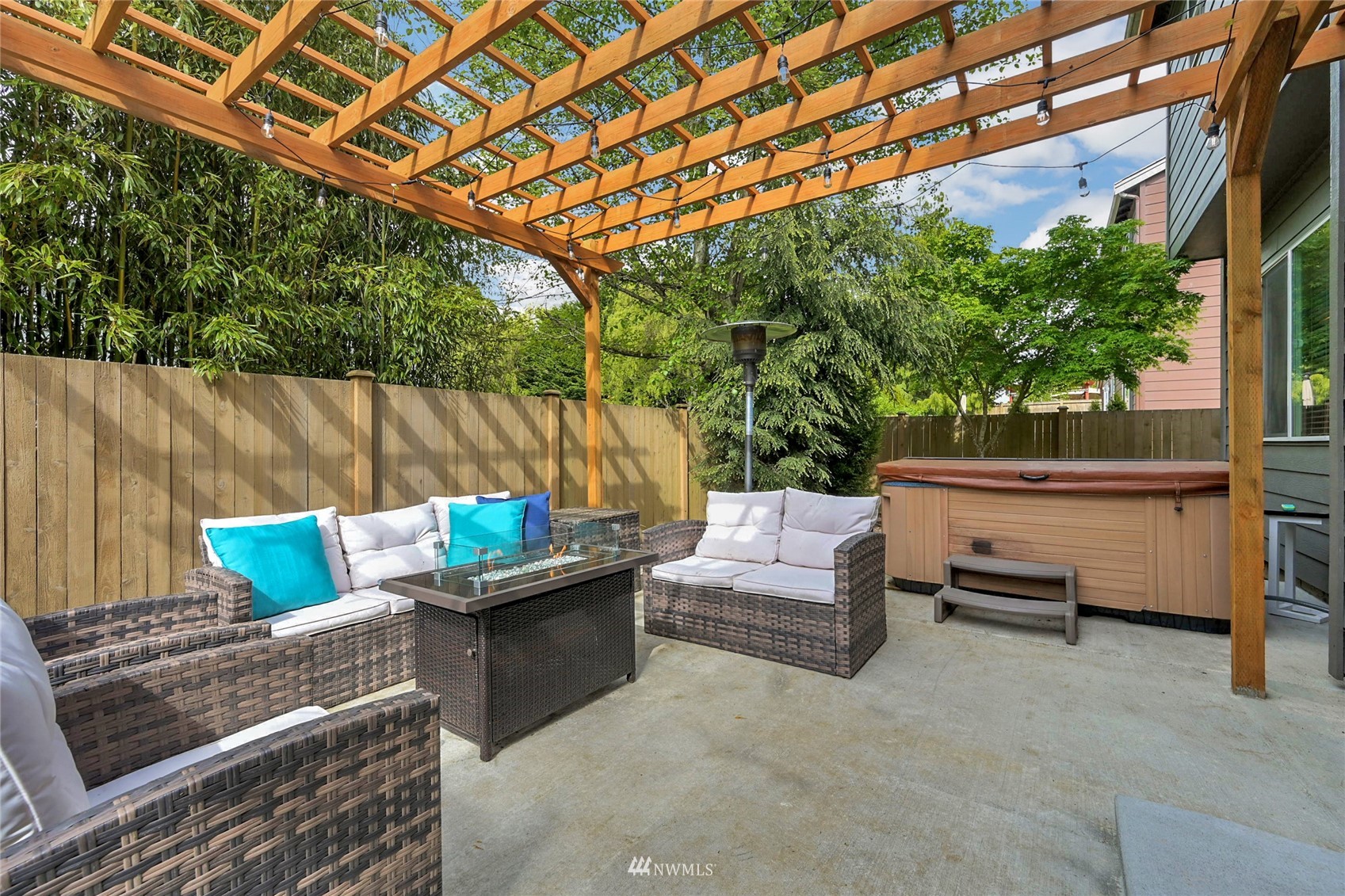 8625 10th Street SE