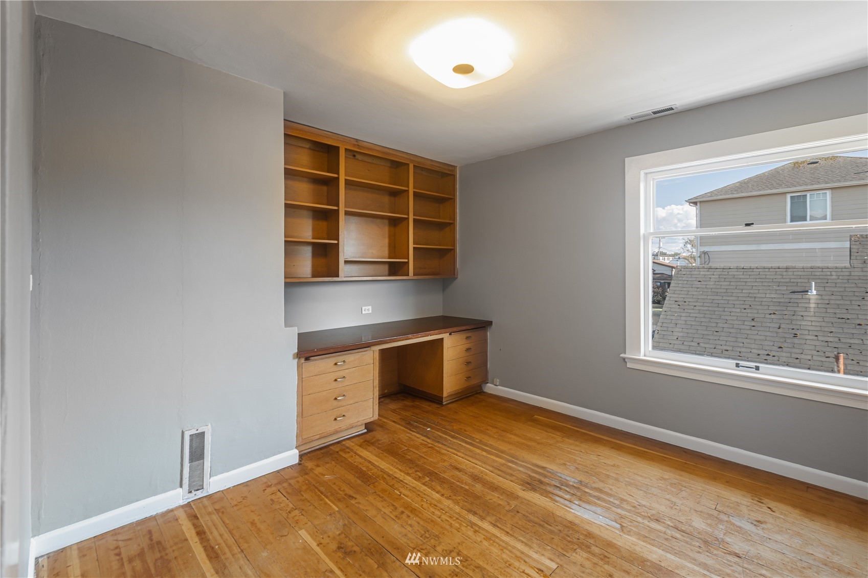 2123 Hoyt Avenue