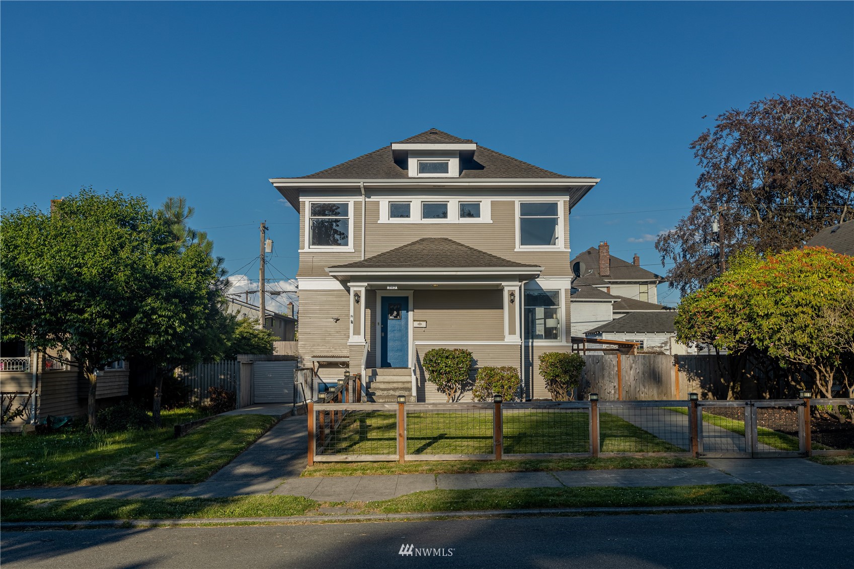 2123 Hoyt Avenue