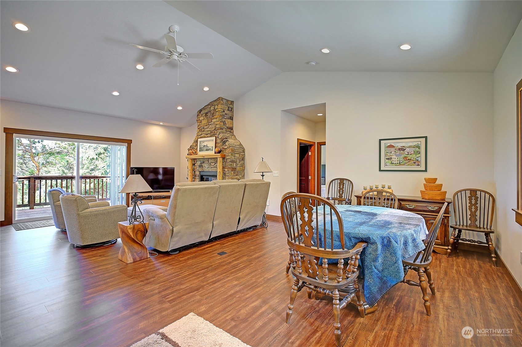 545 Rozeway Place