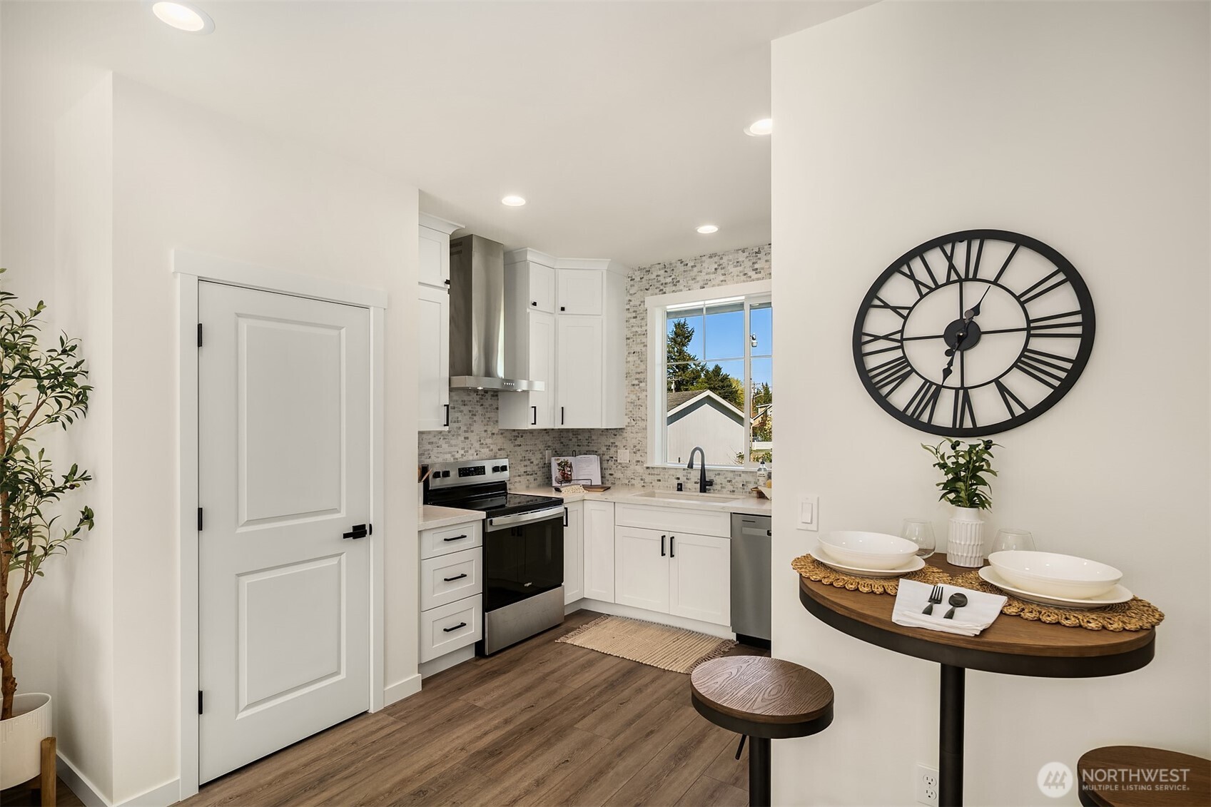 2209 Monroe Avenue Unit: B