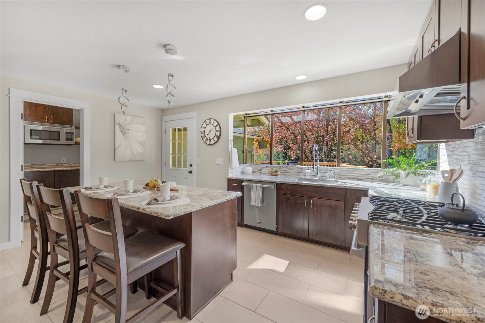 5722 Northridge Drive