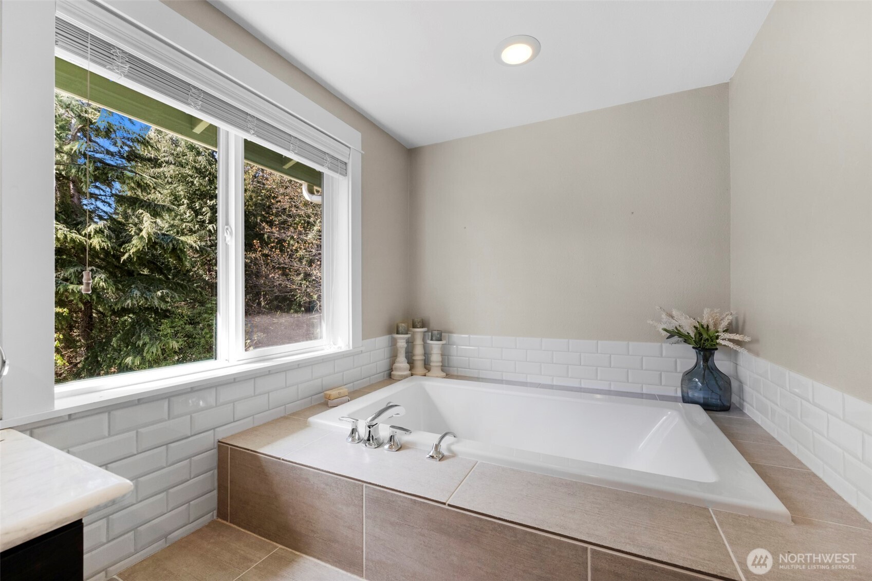 5722 Northridge Drive