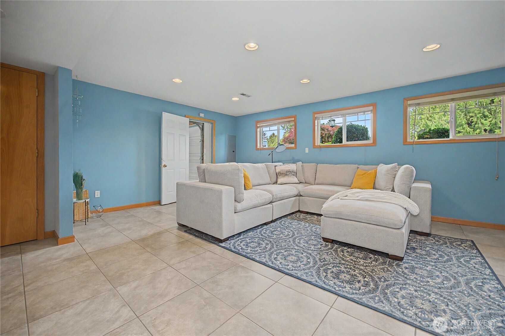 6325 Northridge Drive
