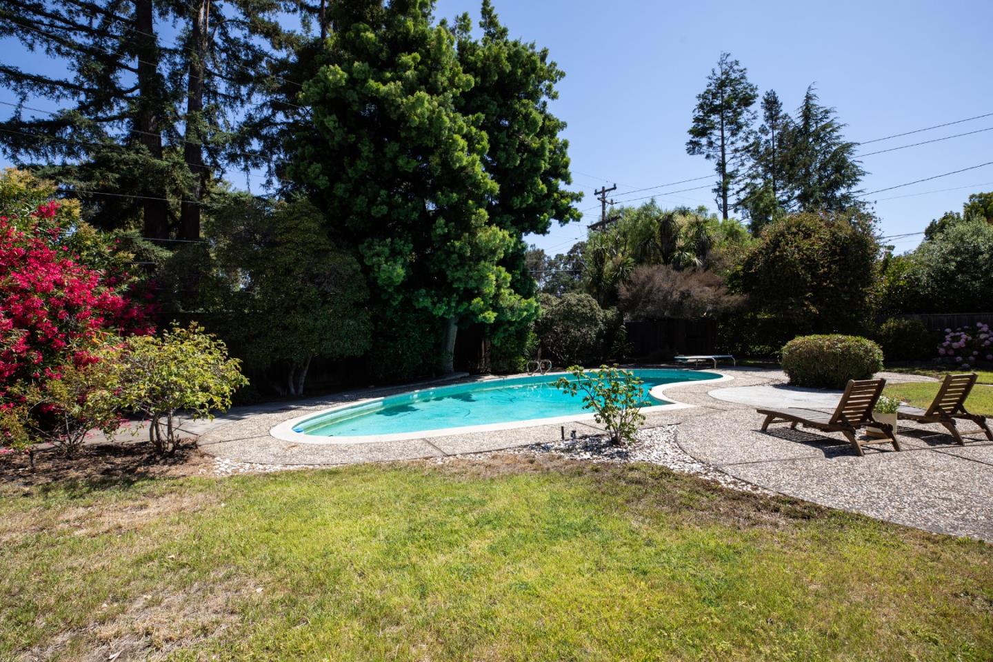 1208 Fairbrook Drive