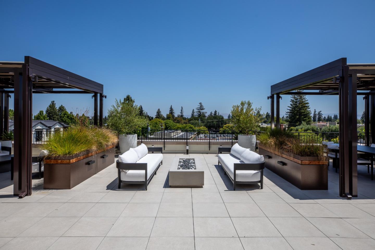 450 First Street 201