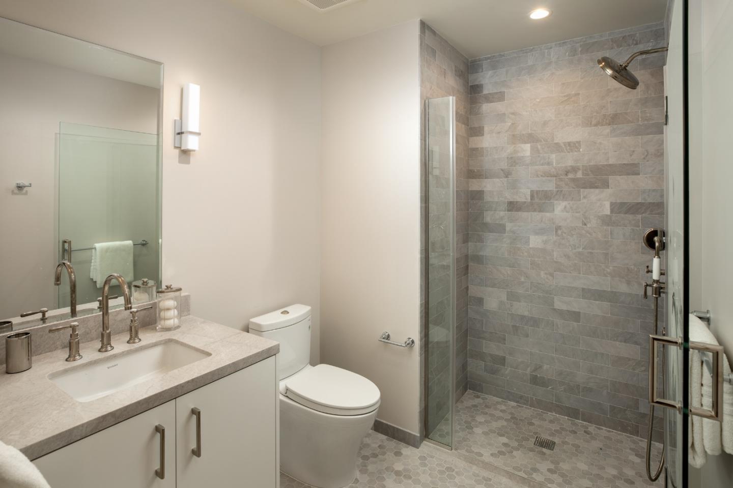 450 First Street 201
