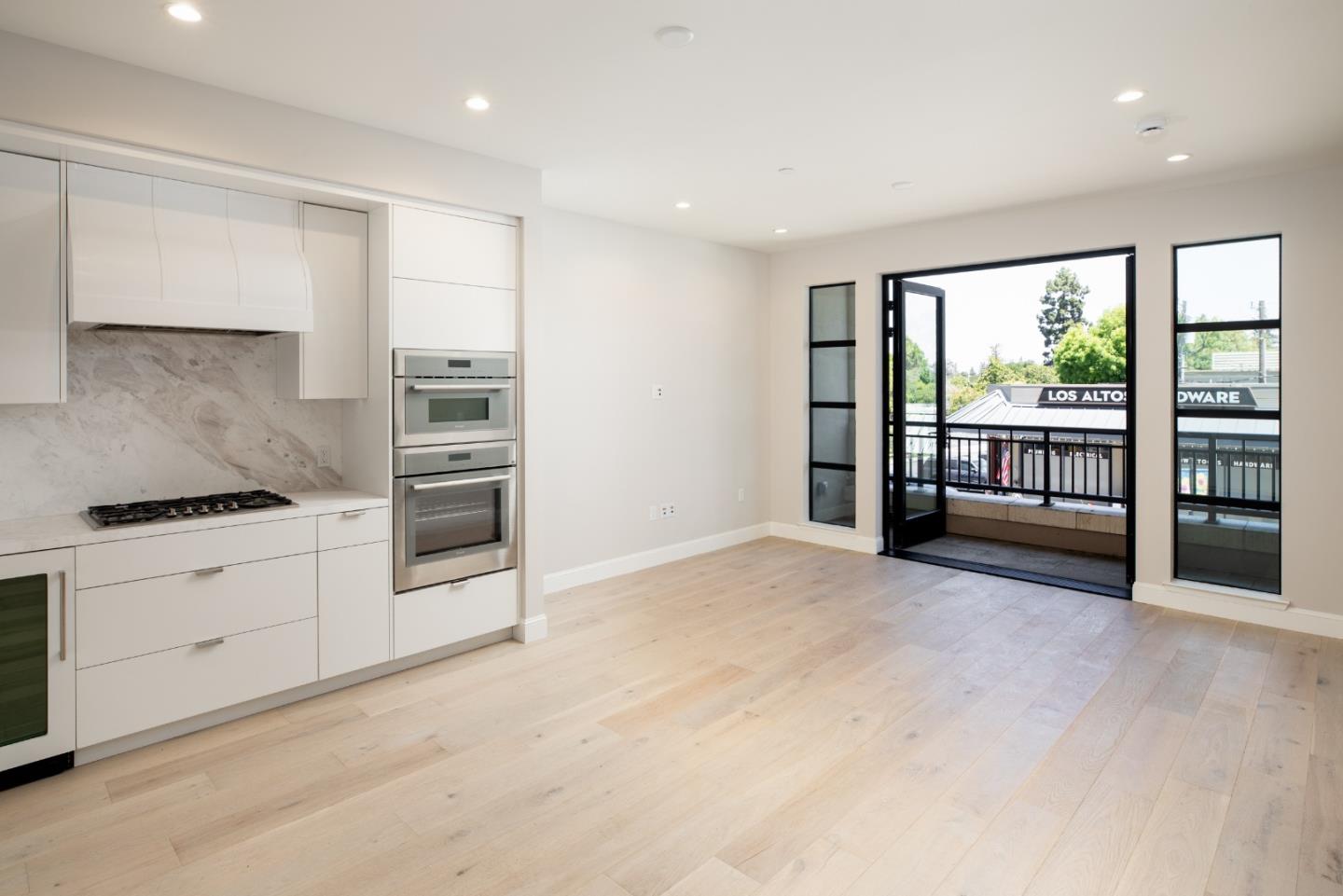450 First Street 204